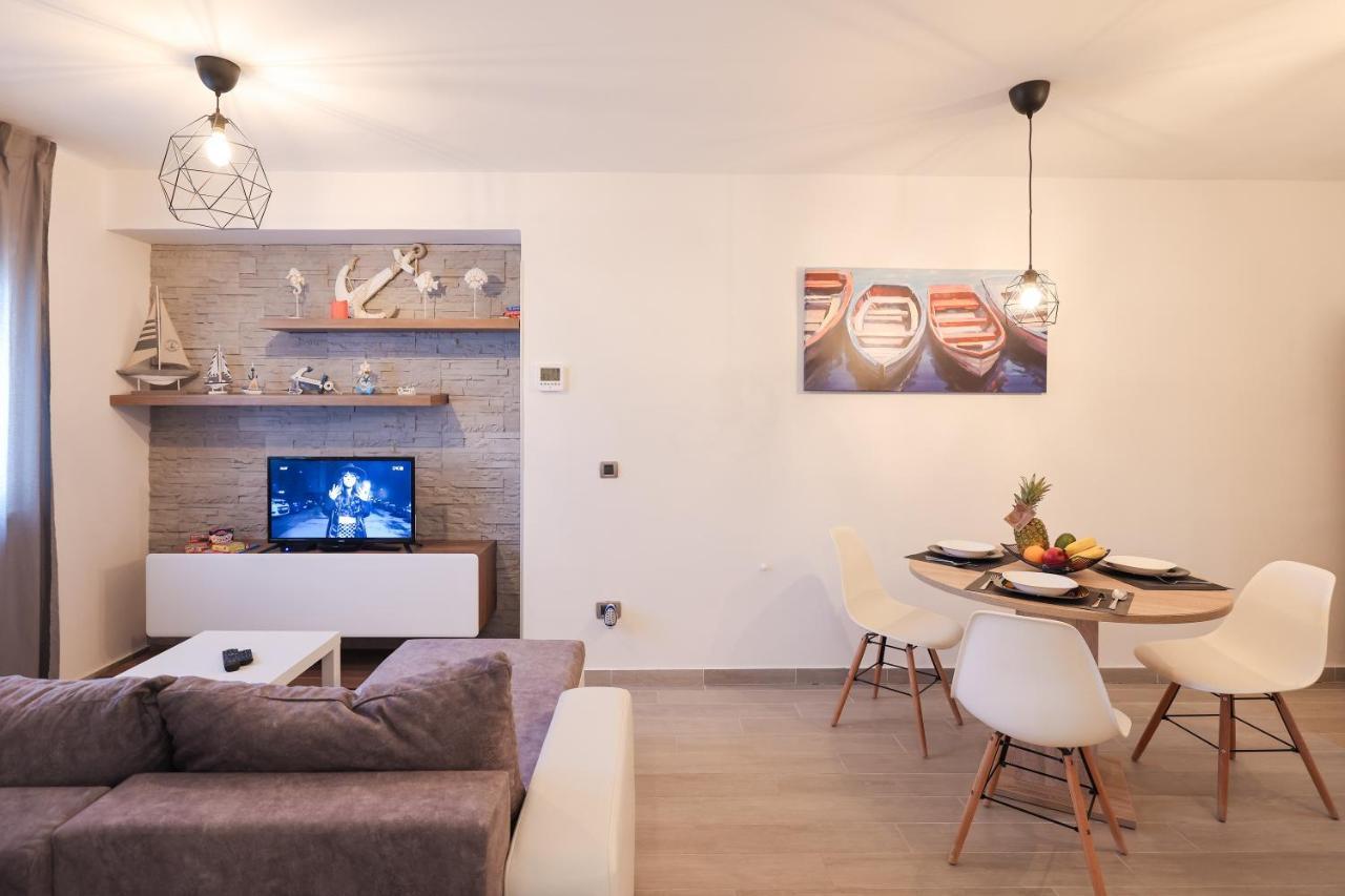 Apartamento Coco Pirovac Exterior foto